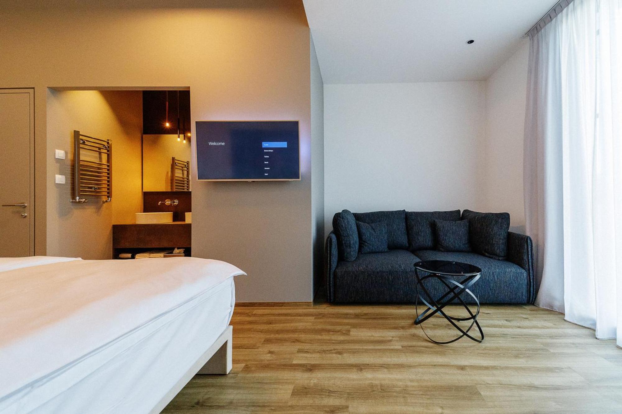 Wud Hotel Lubiana Esterno foto