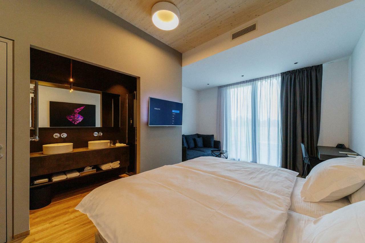 Wud Hotel Lubiana Esterno foto
