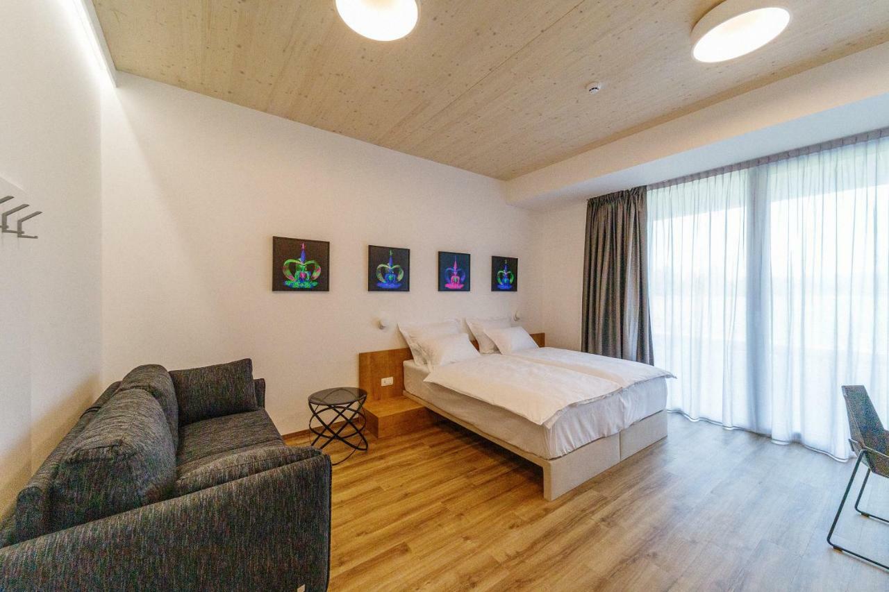 Wud Hotel Lubiana Esterno foto