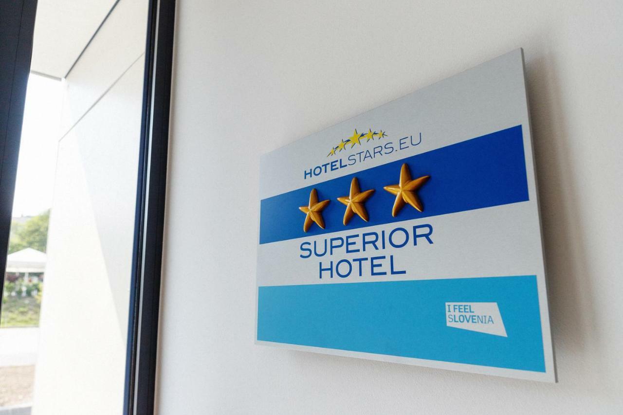 Wud Hotel Lubiana Esterno foto