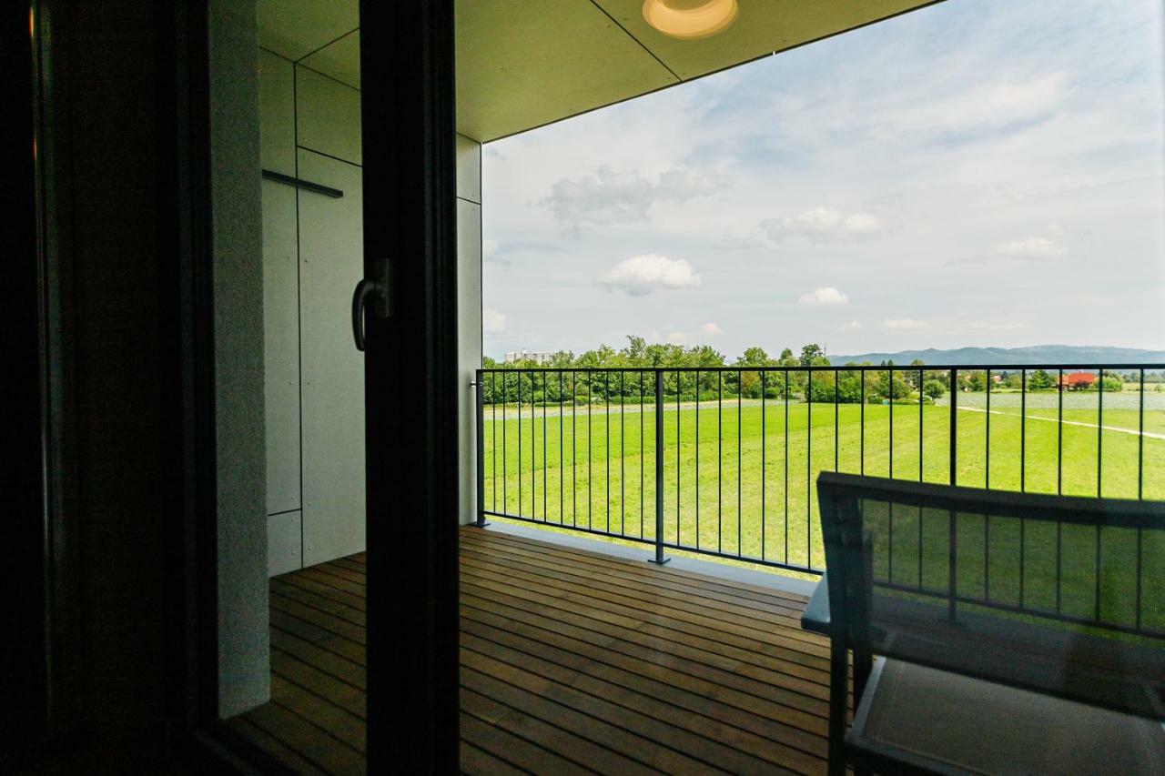 Wud Hotel Lubiana Esterno foto